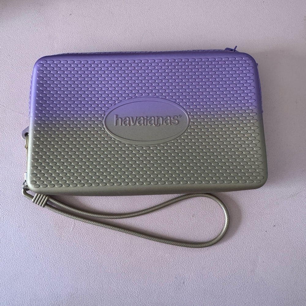 Havaianas Wristlet